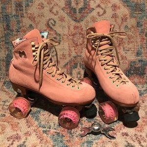 MOXI LOLLY ROLLER SKATES - STRAWBERRY PINK